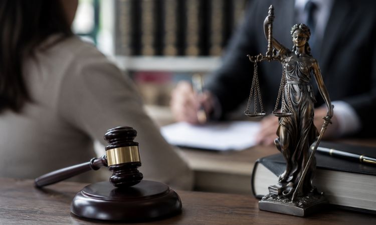 Vittimologia: cos’è e qual è il ruolo della vittima nel processo penale